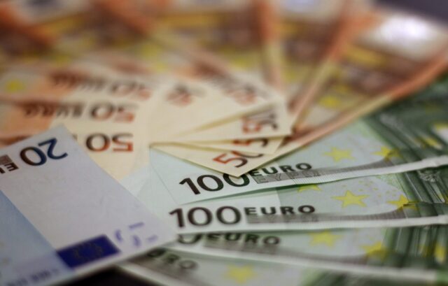 bank-notes-bill-bills-blur-259100
