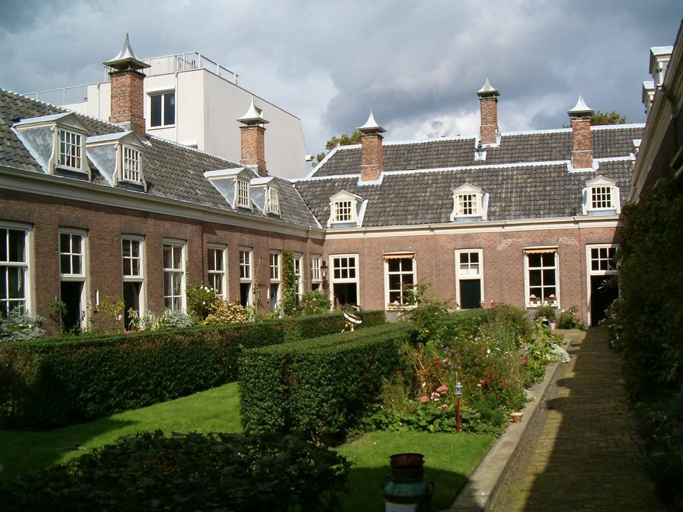 960px-Hofje_van_Noblet