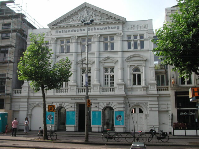 Hollandse_Schouwburg_(Amsterdam)
