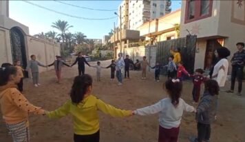 תערוכה באמסטרדם: ילדים מישראל ומעזה מציירים שלום