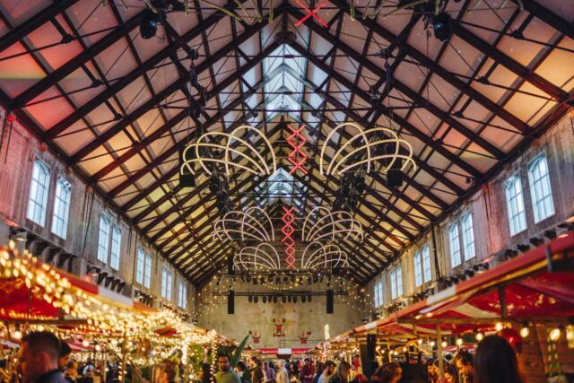 Funky Xmas Market מקור: https://winterfestivalamsterdam.com/event/funky-xmas-market-at-westergas/