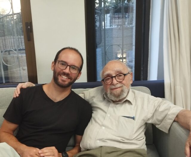 דוד ורועי זיו המתנדב